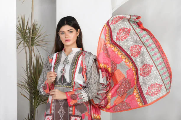 women's Pakistani clothing