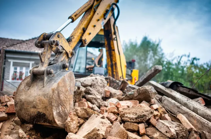 demolition contractors in Dubai